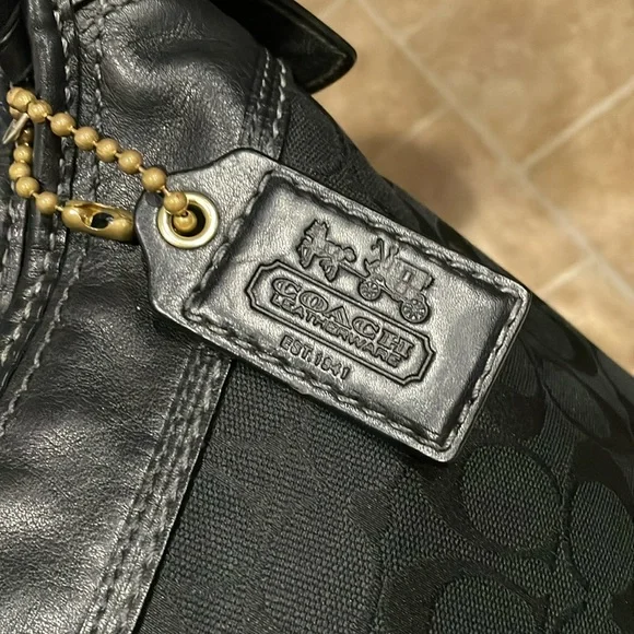 Vintage Coach Shoulder Bag Black Leather